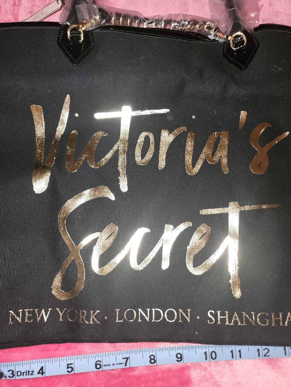 ✨️NWT Stunning VICTORIA SECRET TOTE BAG/ Beautiful Sprakling Gold/ Black ✨️ - Picture 4 of 16